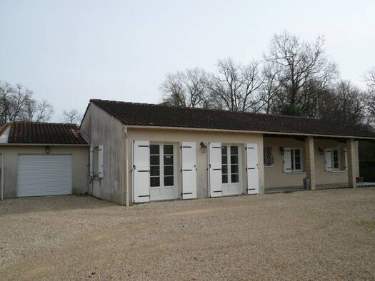 Maison à vendre 232 200 € 6 pièces 4 chambres 122 m² 695 m² de terrain Ars 16130