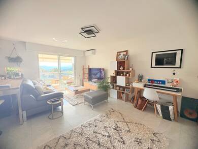 Appartement à louer 1 750 € 3 pièces 2 chambres 62 m² Étage 7/5 Mougins 06250