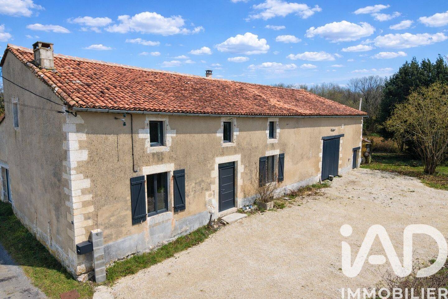 Maison à vendre, 196m², SAINT CIERS SUR BONNIEURE