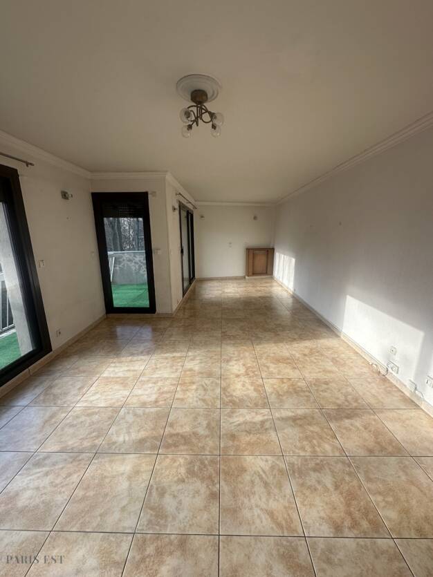 Appartement à vendre 185 000 € 4 pièces 2 chambres 78 m² Étage 2/11 Tremblay en France 93290