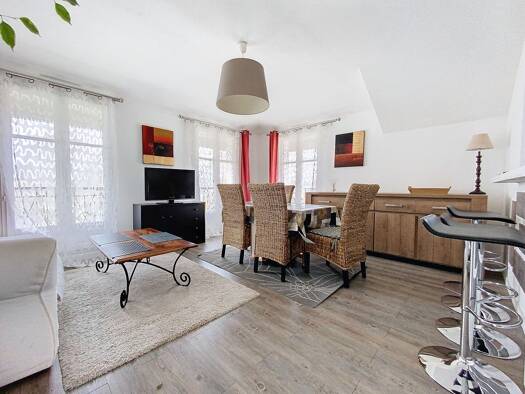 Appartement à louer 1 290 € 4 pièces 3 chambres 67 m² Étage 3/3 Bailly-Romainvilliers 77700