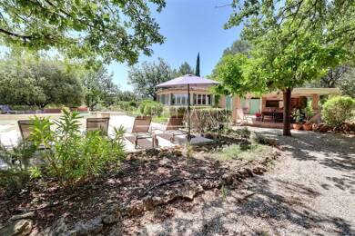 Villa à vendre 670 000 € 8 pièces 6 chambres 230 m² 7 411 m² de terrain Cotignac 83570