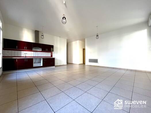 Appartement à louer 670 € 3 pièces 2 chambres 90,5 m² Étage 1/2 Est Prades 66500