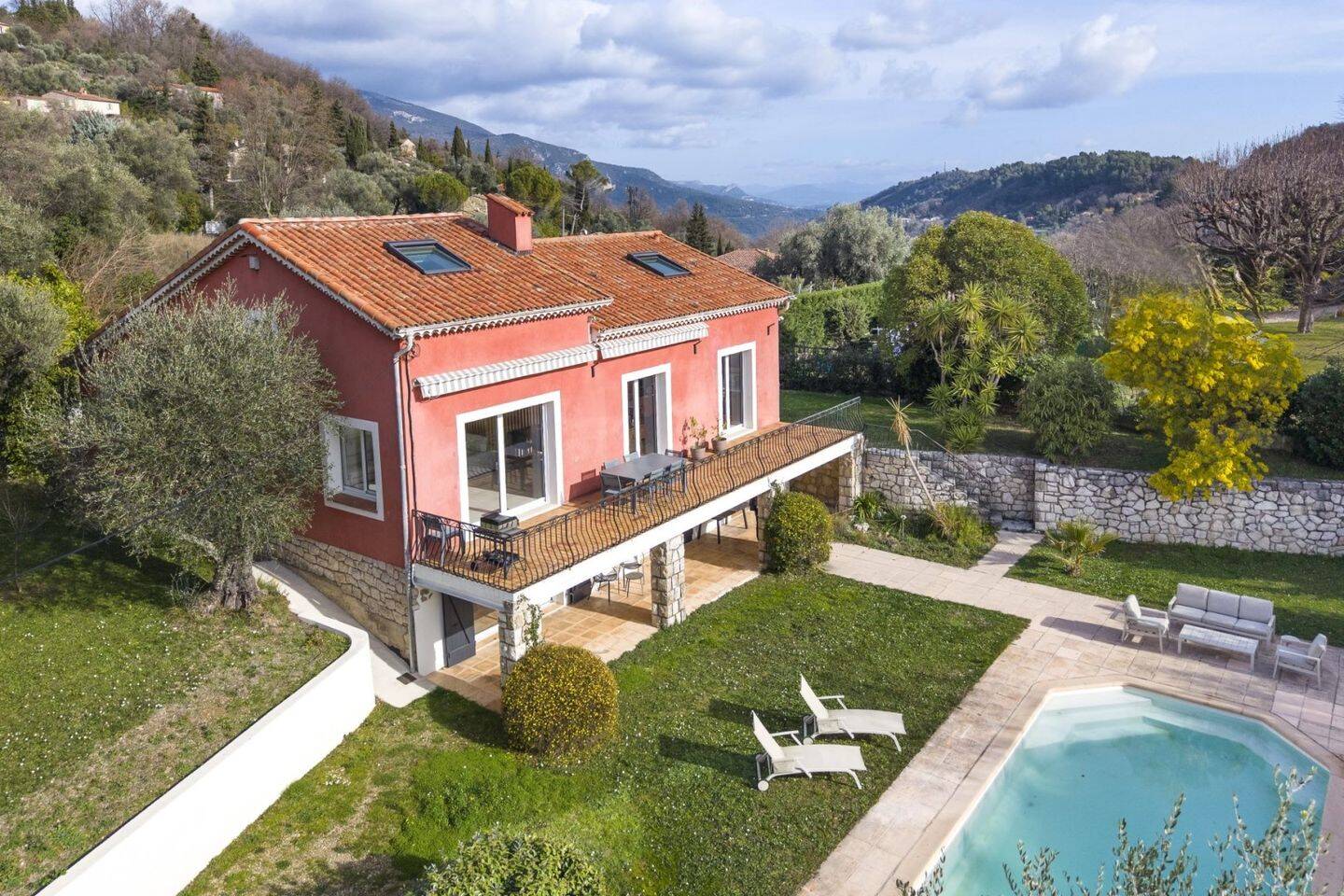 Maison à vendre, 138m², CHATEAUNEUF DE GRASSE