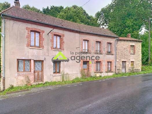 Maison à vendre 50 000 € 6 pièces 3 chambres 100 m² Chavanat 23250