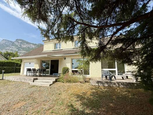 Maison à vendre 609 000 € 7 pièces 6 chambres 176,36 m² 800 m² de terrain Claix 38640