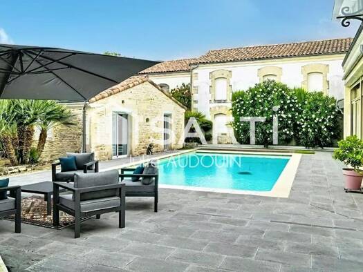 Maison à vendre 374 500 € 7 pièces 3 chambres 230 m² 2 713 m² de terrain Migron 17770
