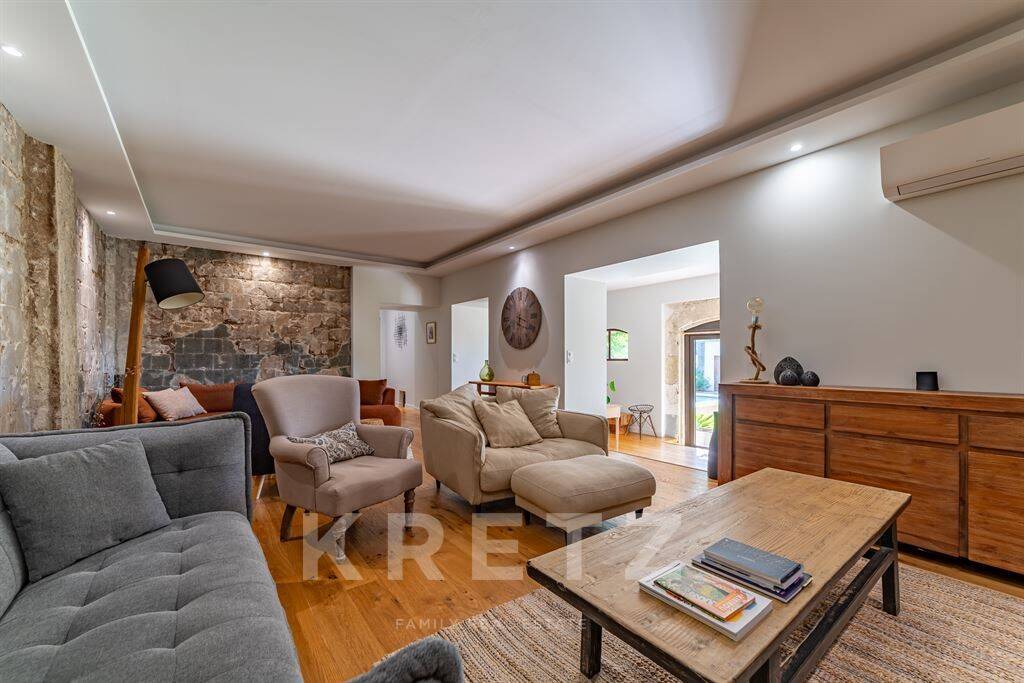 Maison à vendre, 290m², GALLARGUES LE MONTUEUX