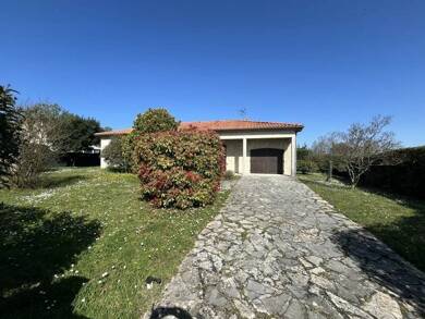 Maison de plain-pied à vendre 276 120 € 4 pièces 3 chambres 89 m² 680 m² de terrain Lagrave-Le Bourg Ambares et Lagrave 33440