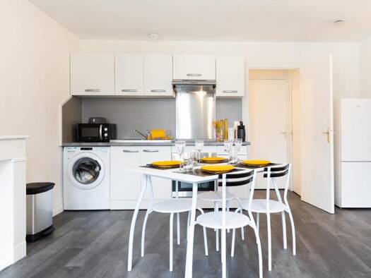 Appartement à louer 656 € 2 pièces 1 chambre 43 m² 3ème étage Charlemagne Vienne 38200