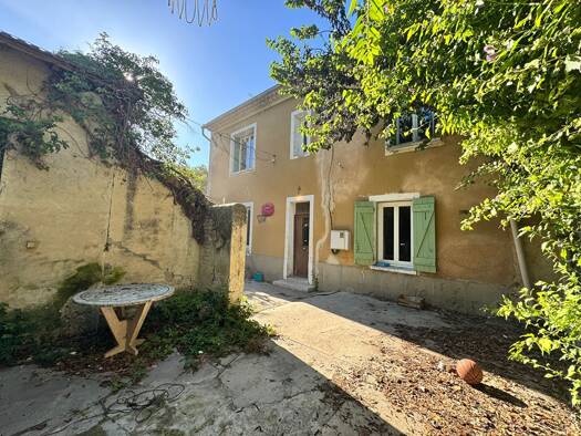 Maison à louer 980 € 4 pièces 3 chambres 133 m² 150 m² de terrain Nord Le Thor 84250