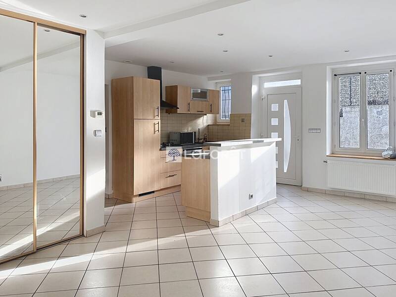 Maison à louer, 123m², DOMARIN