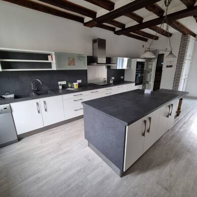 Maison à vendre 89 000 € 7 pièces 3 chambres 183 m² 812 m² de terrain Germigny l Exempt 18150