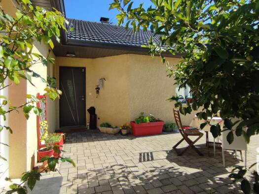 Maison de plain-pied à vendre 315 000 € 6 pièces 3 chambres 121 m² 732 m² de terrain Novillars 25220