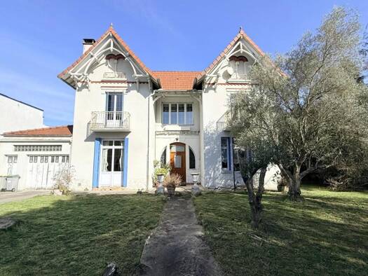 Maison de ville à vendre 315 800 € 6 pièces 5 chambres 250 m² 1 240 m² de terrain Vic-en-Bigorre 65500