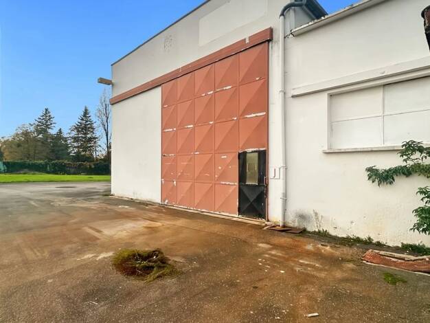 Local d'activités à vendre 1 350 000 € 2 854 m² d'espace de stockage Thomery 77810