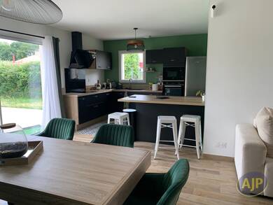 Maison de plain-pied à vendre 349 000 € 6 pièces 4 chambres 101 m² 2 079 m² de terrain Savarières Saint Sebastien sur Loire 44230