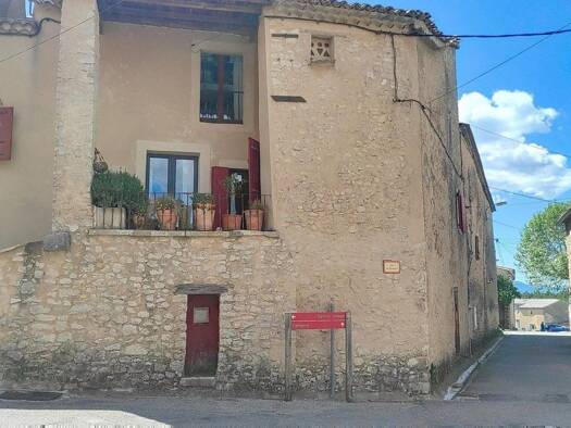 Maison à vendre 310 000 € 6 pièces 4 chambres 152 m² Revest-du-Bion 04150