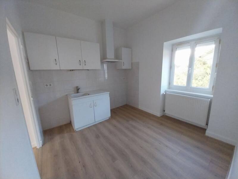 Maison à louer, 45m², SAINT YRIEIX LA PERCHE