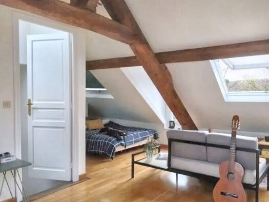 Appartement à louer 800 € 1 pièce 28 m² 3ème étage Garches 92380