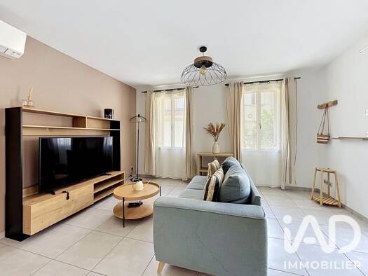 Maison de ville à vendre 259 000 € 3 pièces 2 chambres 63 m² 18 m² de terrain Le Village Saint-Priest 69800