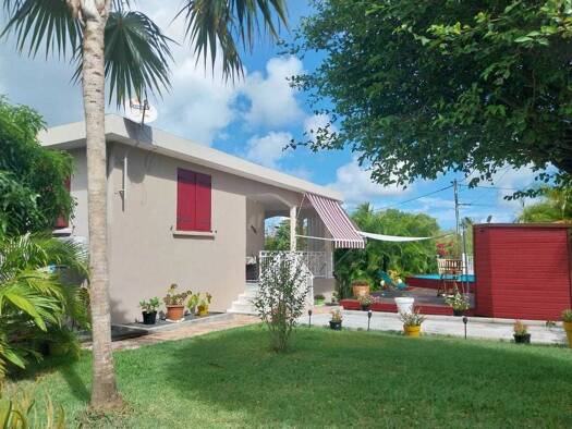 Maison à vendre 439 000 € 7 pièces 5 chambres 180 m² 913 m² de terrain Port-Louis 97117