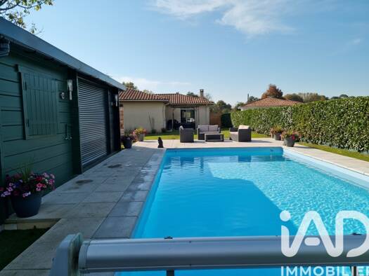 Maison de plain-pied à vendre 387 990 € 5 pièces 4 chambres 137 m² 1 519 m² de terrain Angoumé 40990