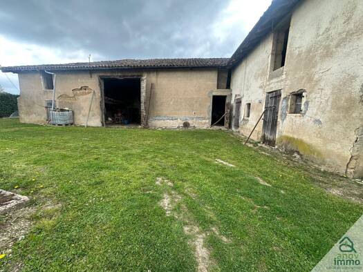 Ferme à vendre 159 000 € 5 pièces 3 chambres 300 m² 2 500 m² de terrain Francheleins 01090