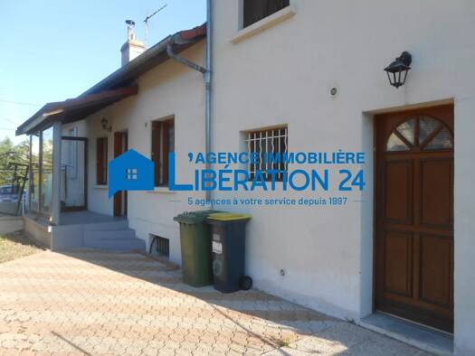 Maison à vendre 149 000 € 8 pièces 2 chambres 133 m² 200 m² de terrain Centre Ville Est Le Chambon-Feugerolles 42500