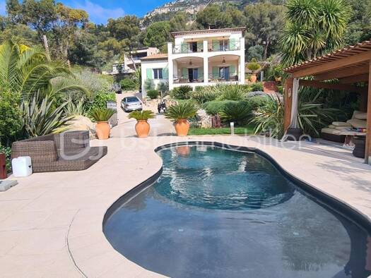 Maison à vendre 3 390 000 € 6 pièces 4 chambres 241,7 m² 1 500 m² de terrain La Turbie 06320