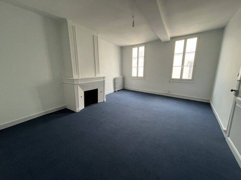 Maison à louer, 175m², SAINT JEAN D'ANGELY