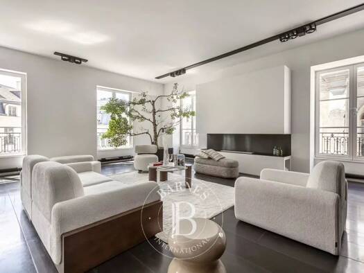 Appartement à louer 11 500 € 4 pièces 3 chambres 160,13 m² Étage 3/4 Montorgueil-Saint Denis Paris 2ème arrondissement 75002