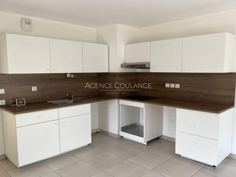 Maison à louer, 57m², MARSEILLE 9E