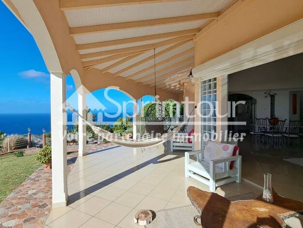 Villa à louer 2 500 € 6 pièces 4 chambres 202,6 m² Vieux-Fort 97141