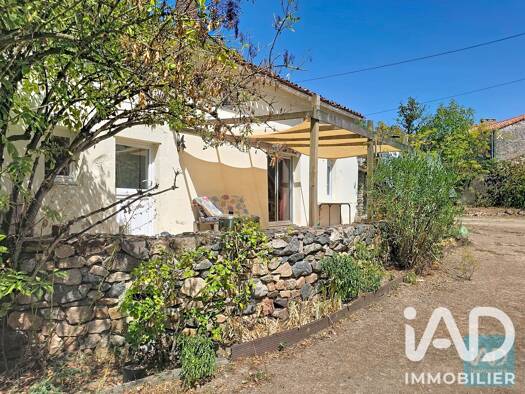 Maison à vendre 99 000 € 3 pièces 2 chambres 69,7 m² 2 819 m² de terrain Boismé 79300