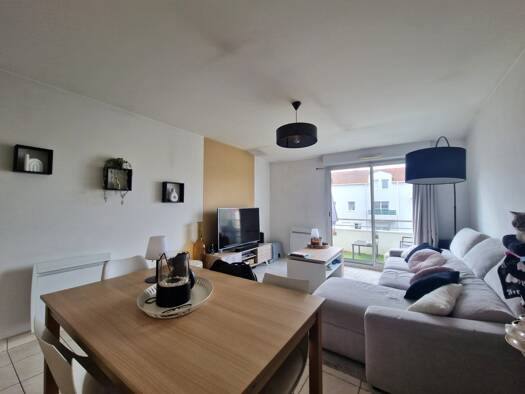 Appartement à vendre 165 200 € 2 pièces 1 chambre 47 m² Étage 1/1 Reze 44400