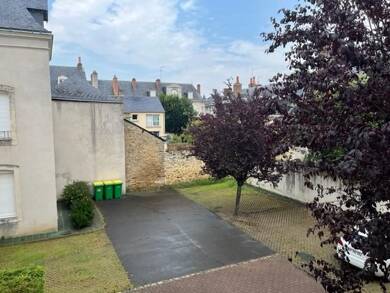 Appartement à louer 1 325 € 5 pièces 3 chambres 124 m² 1er étage Le Mans 72000