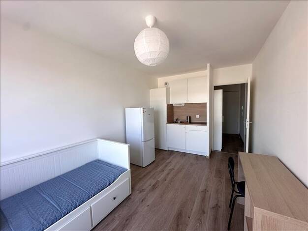 Appartement à louer 695 € 1 pièce 20 m² 3ème étage disponible à partir du 01/07/2025 Basses Roches Conflans-Sainte-Honorine 78700