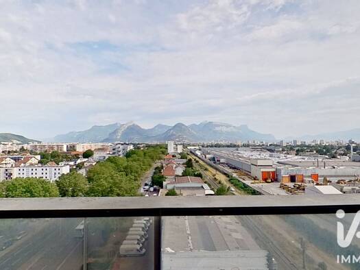 Appartement à vendre 155 000 € 3 pièces 2 chambres 61,71 m² Étage 9/9 Comboire Échirolles 38130