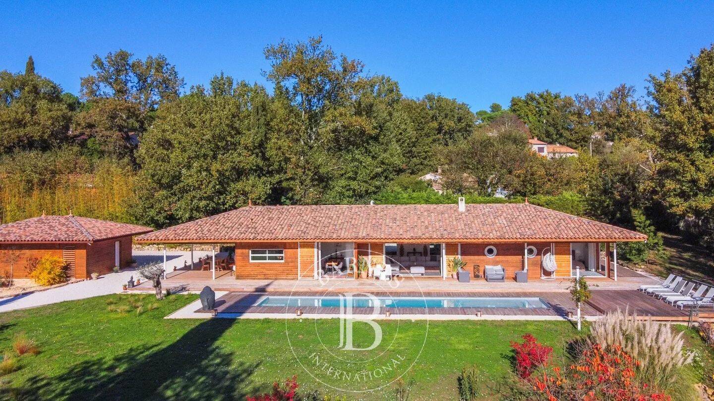 Maison à vendre, 250m², BAGNOLS EN FORET
