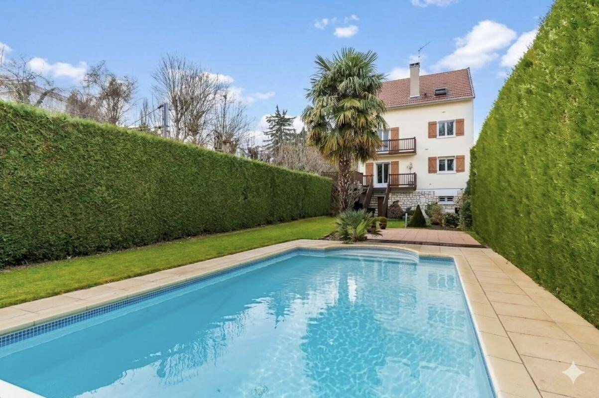 Maison à vendre, 160m², MARNES LA COQUETTE