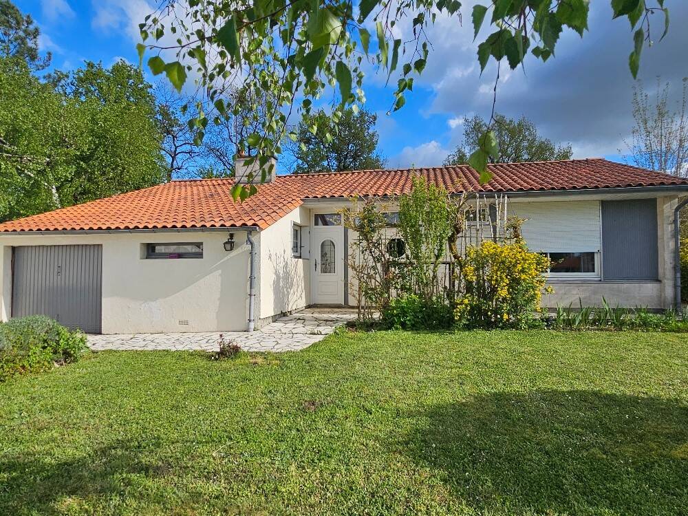 Maison à vendre, 94m², ROULLET SAINT ESTEPHE