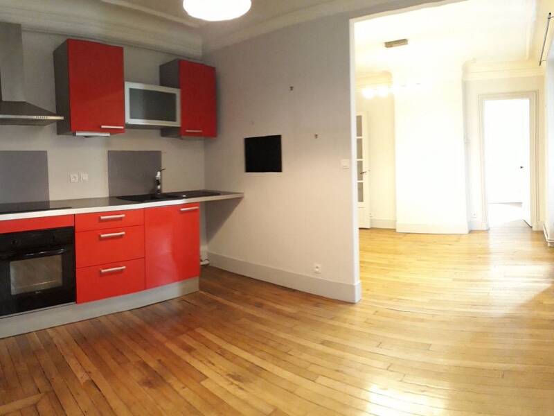 Maison à louer, 42m², PARIS 18E