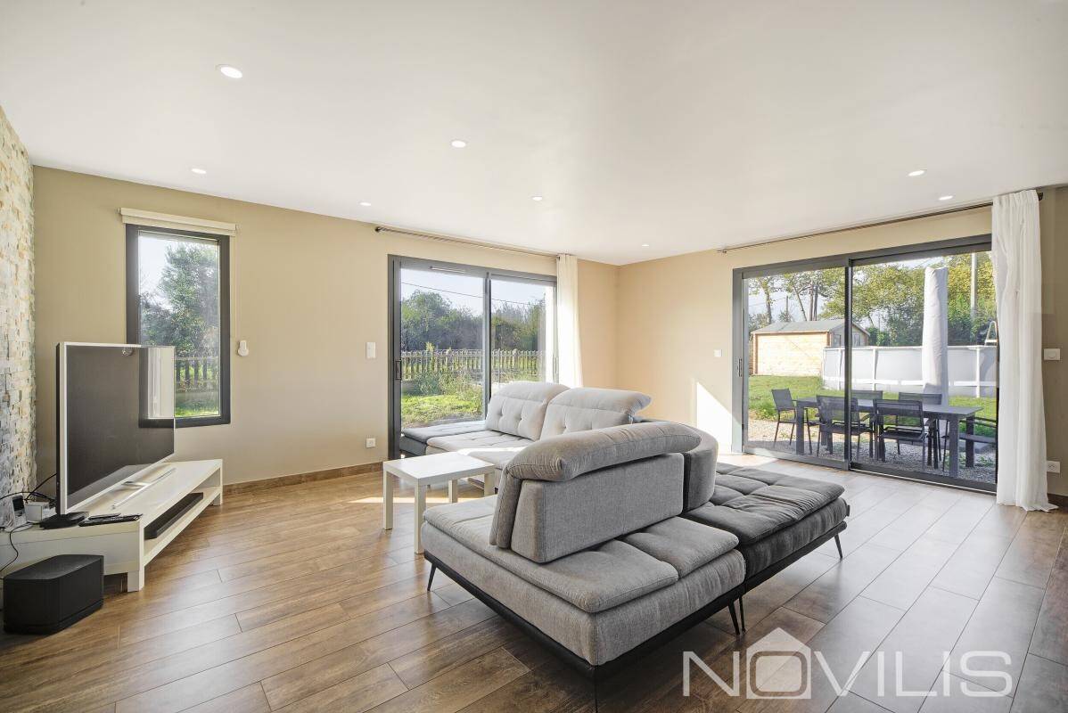 Maison à vendre, 124m², SAINTE FOY DE PEYROLIERES