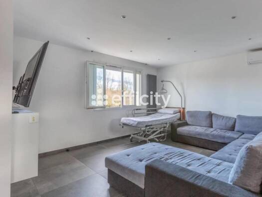 Maison de ville à vendre 445 000 € 6 pièces 5 chambres 150 m² 440 m² de terrain Les Grolières-La Grappinière Vaulx-en-Velin 69120