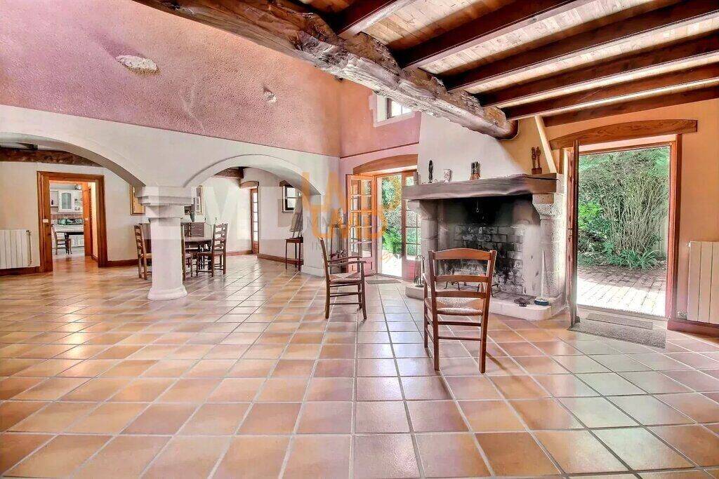Maison à vendre, 275m², SAINT MARTIN DE JUILLERS