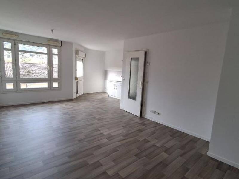 Maison à louer, 50m², UNIEUX