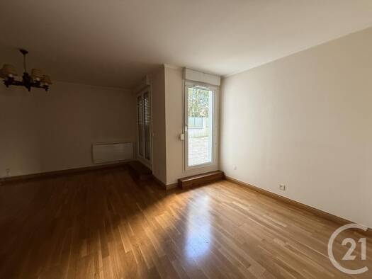 Appartement à louer 820 € 3 pièces 2 chambres 62,8 m² 1er étage Chartres 28000