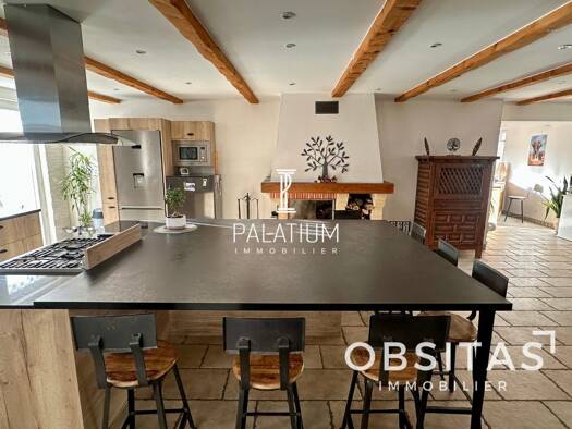 Duplex à vendre 271 000 € 7 pièces 1 chambre 114,6 m² Étage 1/1 Saint-Michel-l'Observatoire 04870