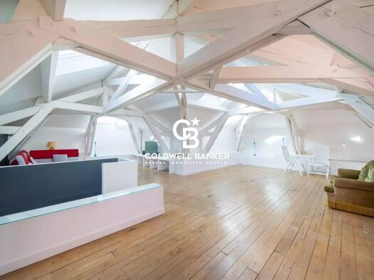 Duplex à vendre 549 000 € 8 pièces 5 chambres 328 m² Étage 2/3 Du Guesclin Béziers 34500